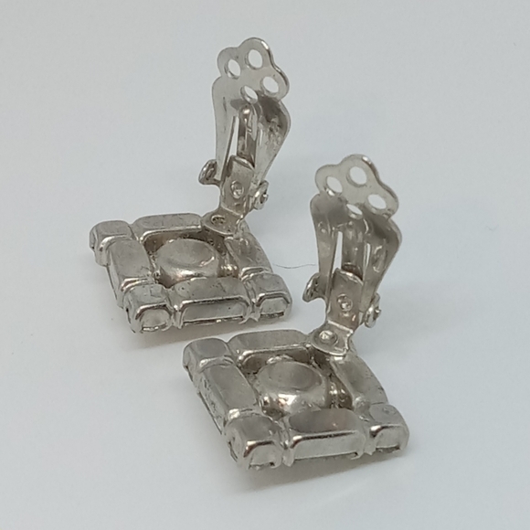 * vintage Garne square with rhinestones clip on earrings - Picture 3 of 5